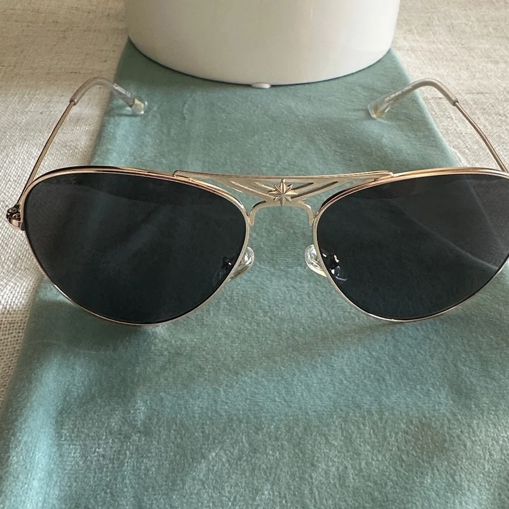 Diff Captain Marvel Aviator Sunglasses - Picture 3 of 6